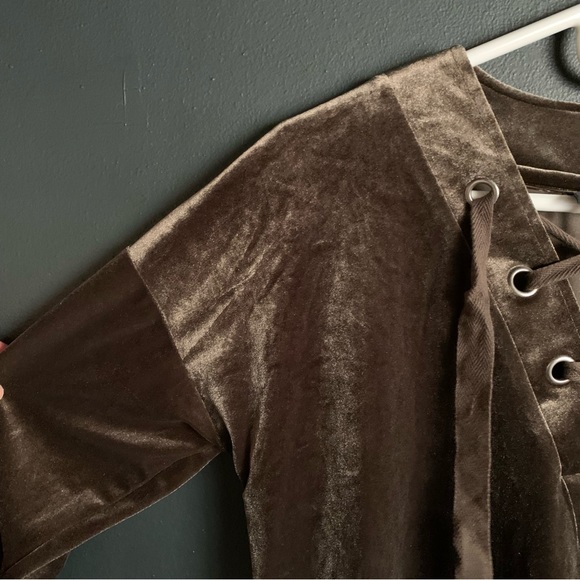 Bobeau Velour Long Sleeve with Criss Cross Lace Up Small - Picture 5 of 6